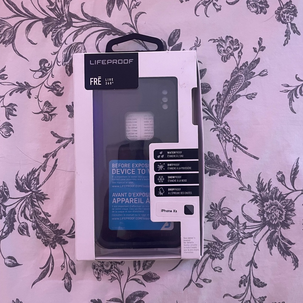 NWT Lifeproof Waterproof Case - Iphone XS